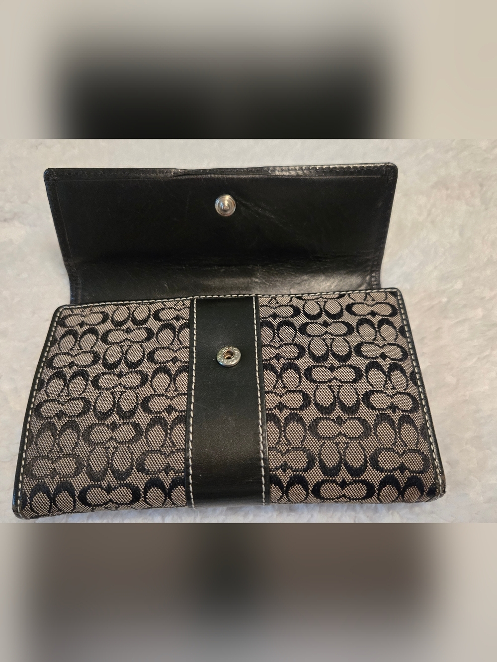 Coach Black Leather, Signature Jacquard Fabric Wallet, Trifold Snap Closure - Picture 9 of 15